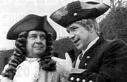 Wolfgang Kieling (links) als Gundling mit Götz George als König Friedrich Wilhelm I. von Preußen aus dem Film "Der König und sein Narr"